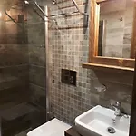 Hotel The 3*