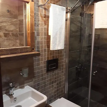 Hotel The 3*